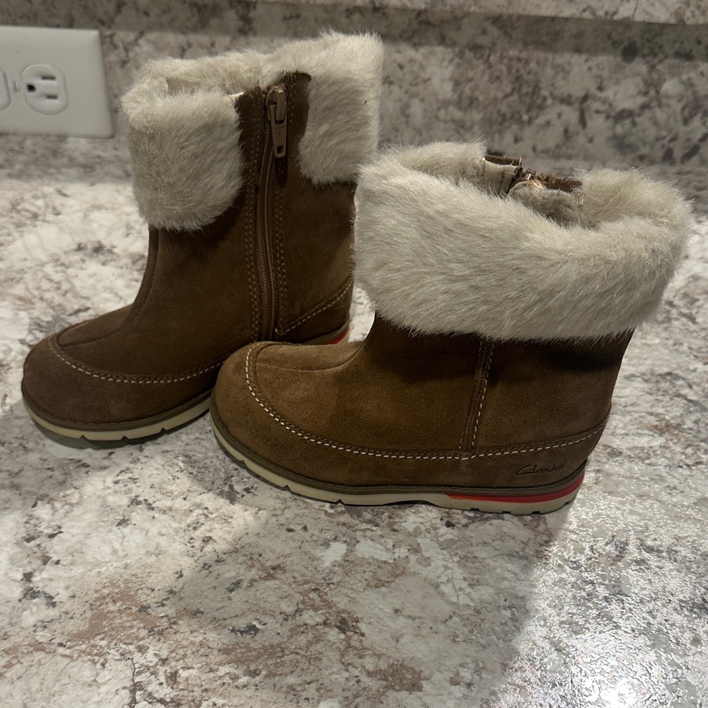Brown Suede Fur-Lined Clarks Boots